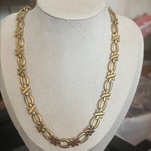 Avon vintage Gold Link Statement Necklace - Women Jewelry